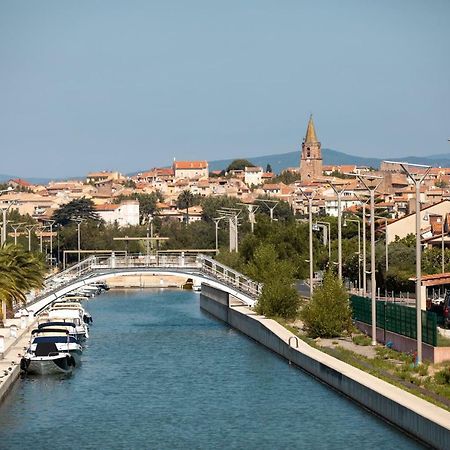 Appart' Au Port Fréjus Exterior foto